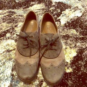 Earthies Berlin Women’s Suede Oxfords size 9.5